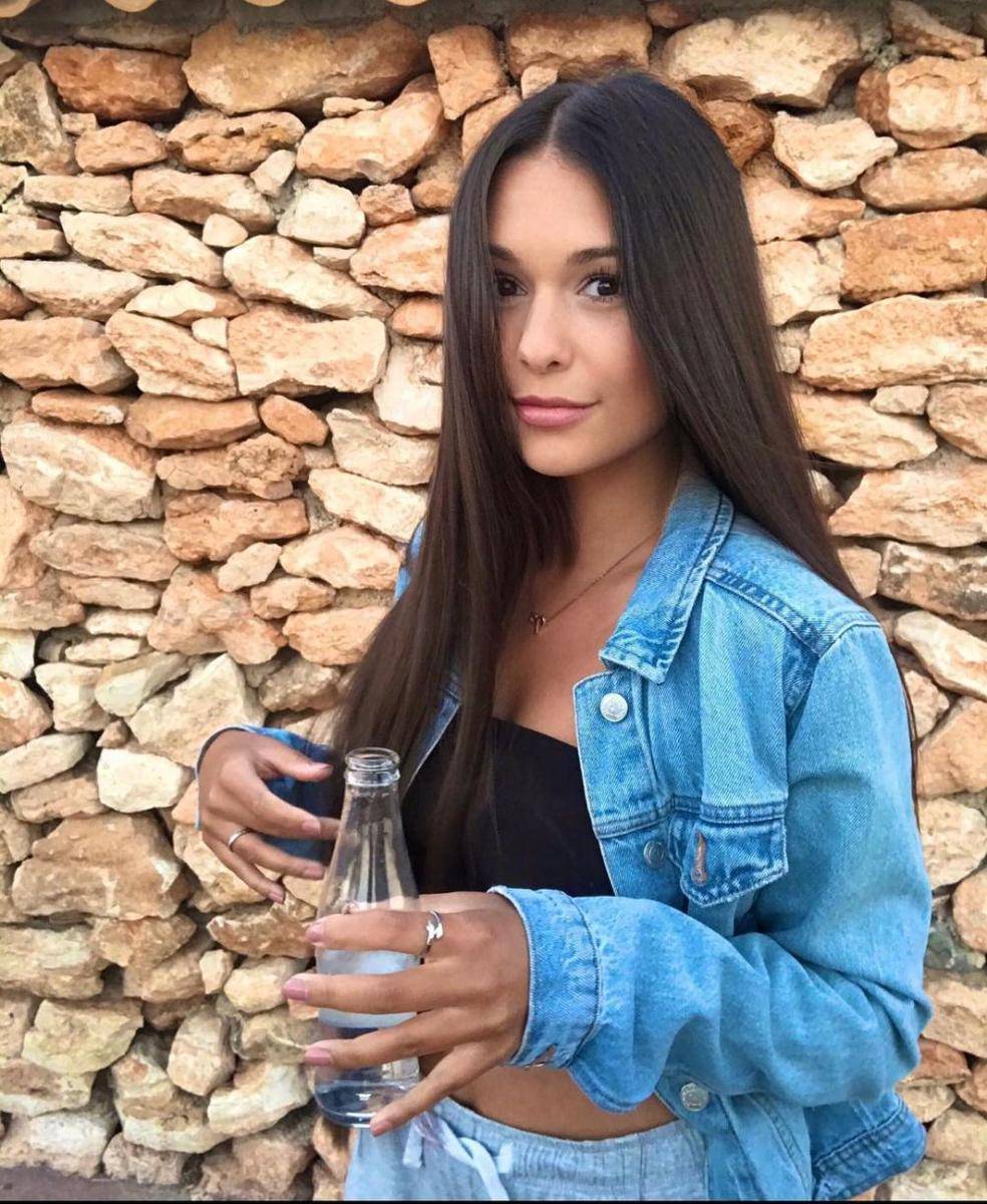 potret Ria Andrews (instagram.com/ria.travelwithmeri)