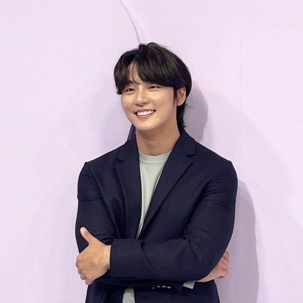 Yoon Shi Yoon (instagram.com/moa_ent)