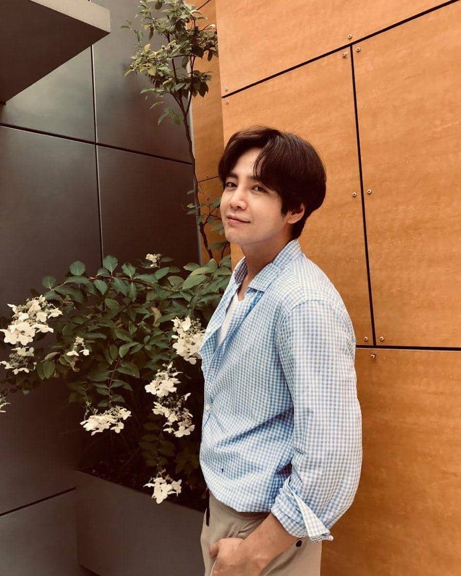 Jang Geun Suk (instagram.com/_asia_prince_jks)