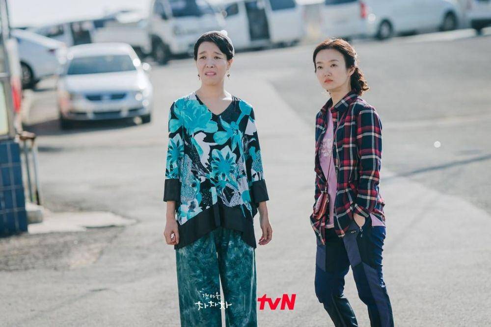 Cha Chung Hwa dan Lee Bong Ryun di Hometown Cha-Cha-Cha (instagram.com/tvn_drama)
