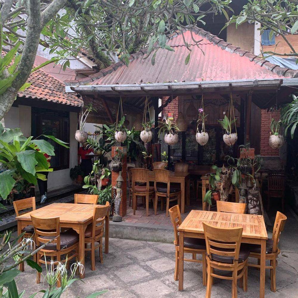 Warung Bu Rus (instagram.com/fillisdilen)
