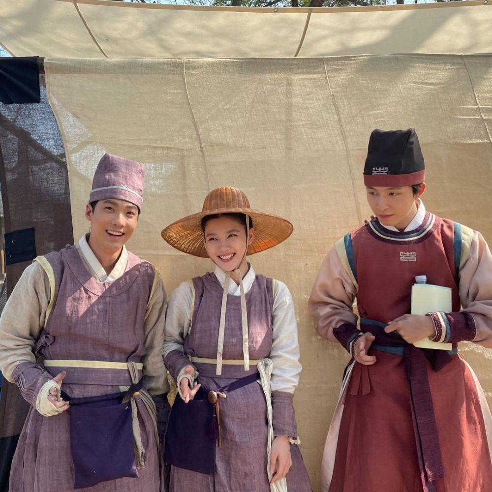 Hong Jin Gi, Kim Yoo Jung dan Hong Kyung di balik layar drama Red Sky (instagram.com/you_r_love)