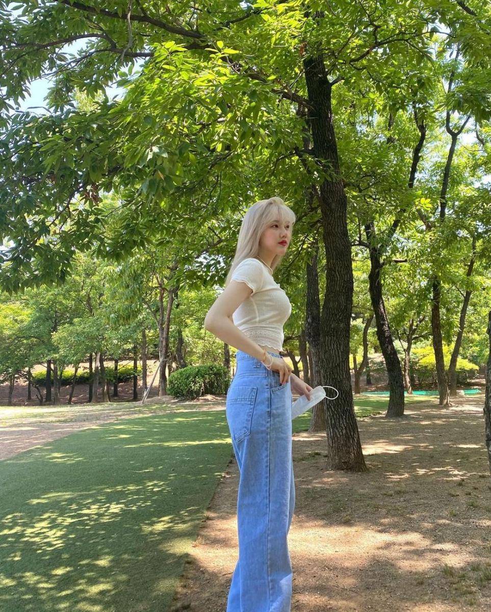 ide outfit casual look ala Yerin (Instagram.com/every_nn)