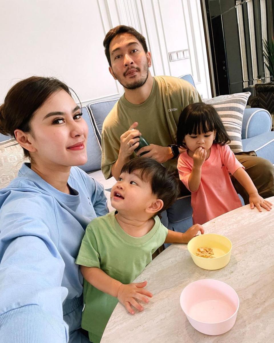 potret keluarga Syahnaz Sadiqah (instagram.com/syahnazs)