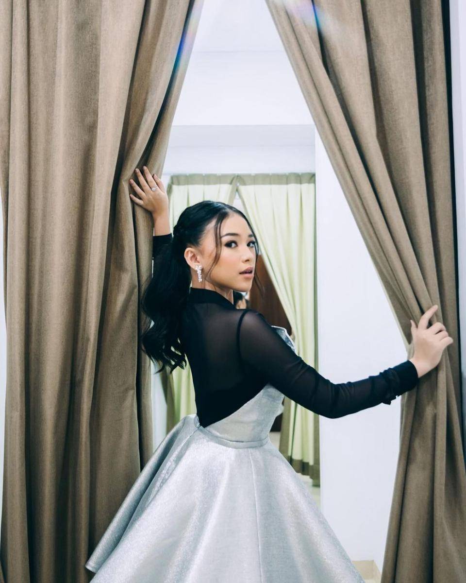 Anneth Delliecia (instagram.com/anneth.dlc)