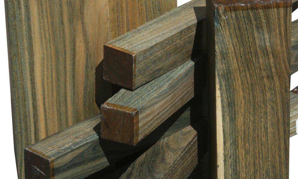 potret kayu Lignum vitae (cookwoods.com)