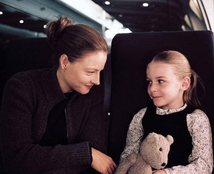 cuplikan Jodie Foster dan Marlene Lawston di Flightplan (2005) (dok. Touchstone Pictures)