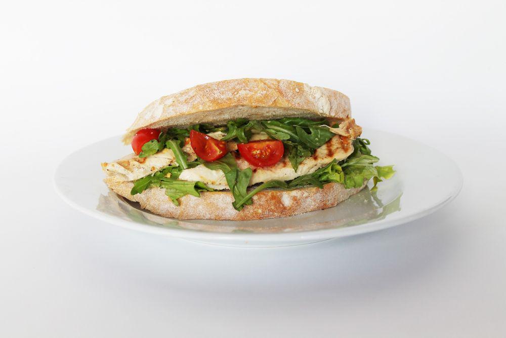 ilustrasi chicken cutlets sandwich (pixabay.com/Cátia Morgado)