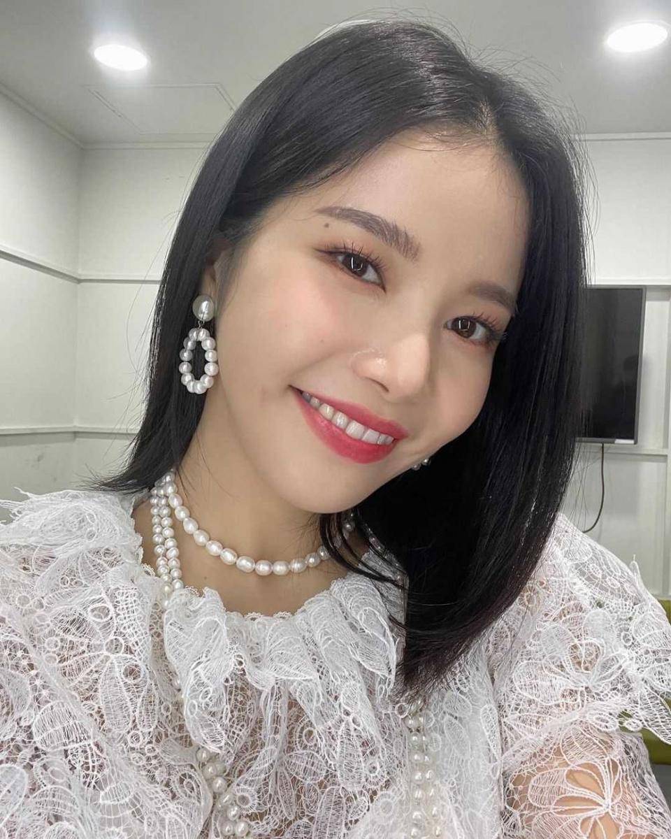 Solar MAMAMOO (instagram.com/mamamoo_official)