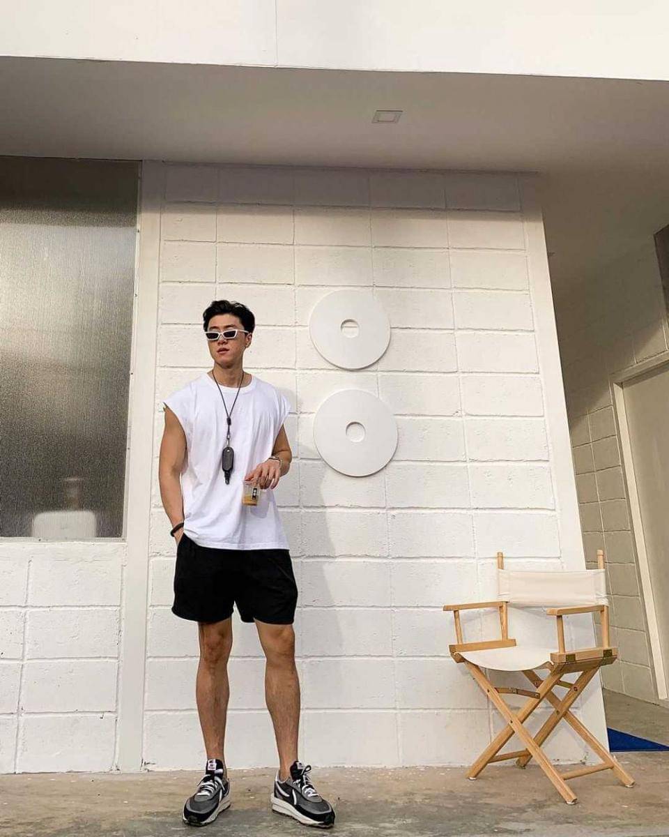 Celana pendek ala Chao Chavalit (instagram.com/chao_ctn)