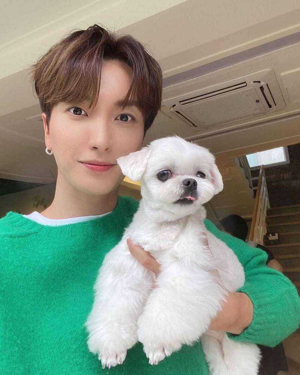 Leeteuk Super Junior (instagram.com/xxteukxx)