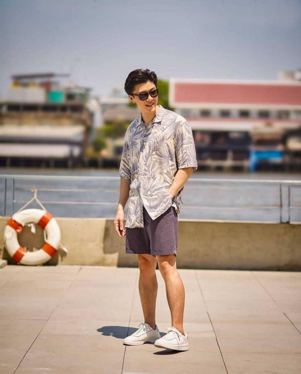 Celana pendek ala Chao Chavalit (instagram.com/chao_ctn)