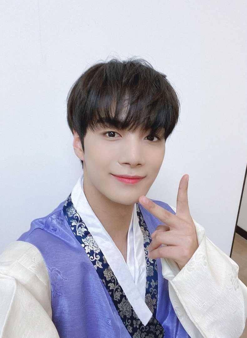 JR NUE'ST (Instagram.com/nuest_official)
