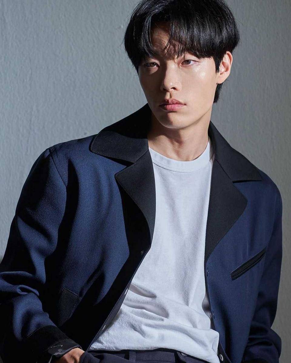 Ryu Jun Yeol (instagram.com/cjes.tagram)