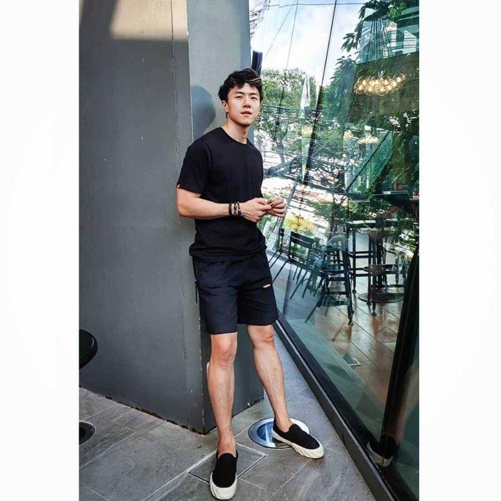 Celana pendek ala Chao Chavalit (instagram.com/chao_ctn)