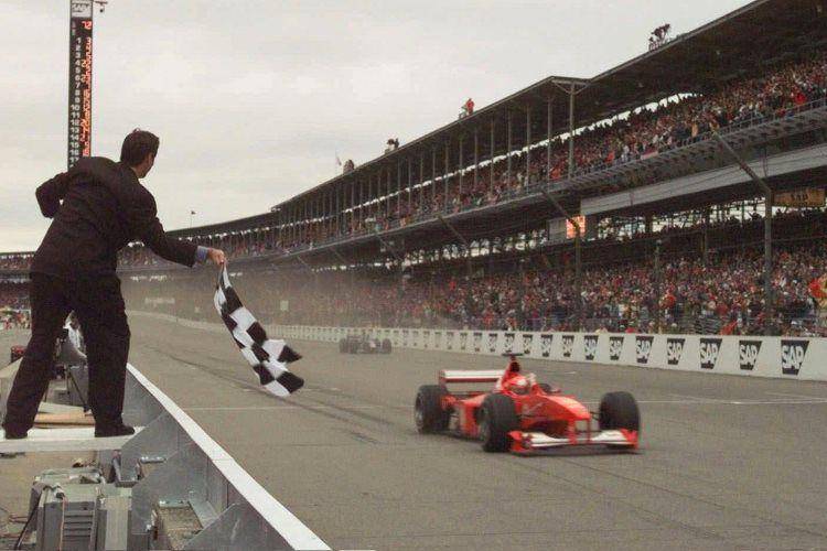 Michael Schumacher menang pada GP AS 2000 (maxf1.net)