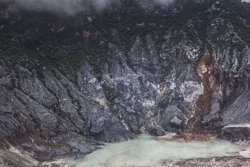 Tangkuban Perahu (unsplash.com/Tan Nguyen)