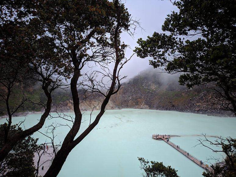 Kawah Putih (unsplash.com/Abu Abdillah)