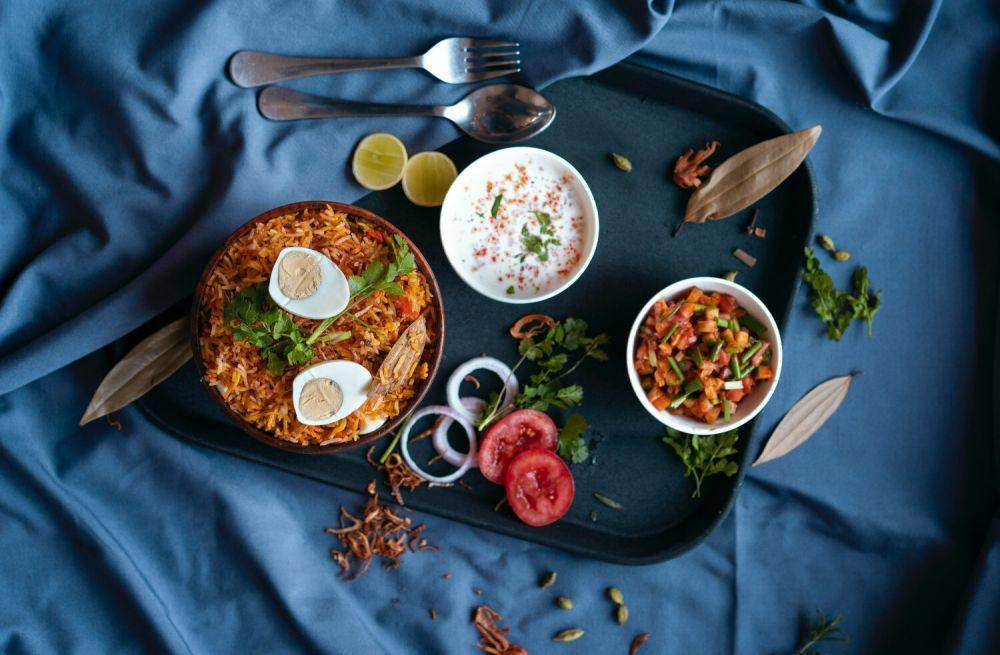 ilustrasi ragam makanan dari raita (unsplash.com/rajat sarki)