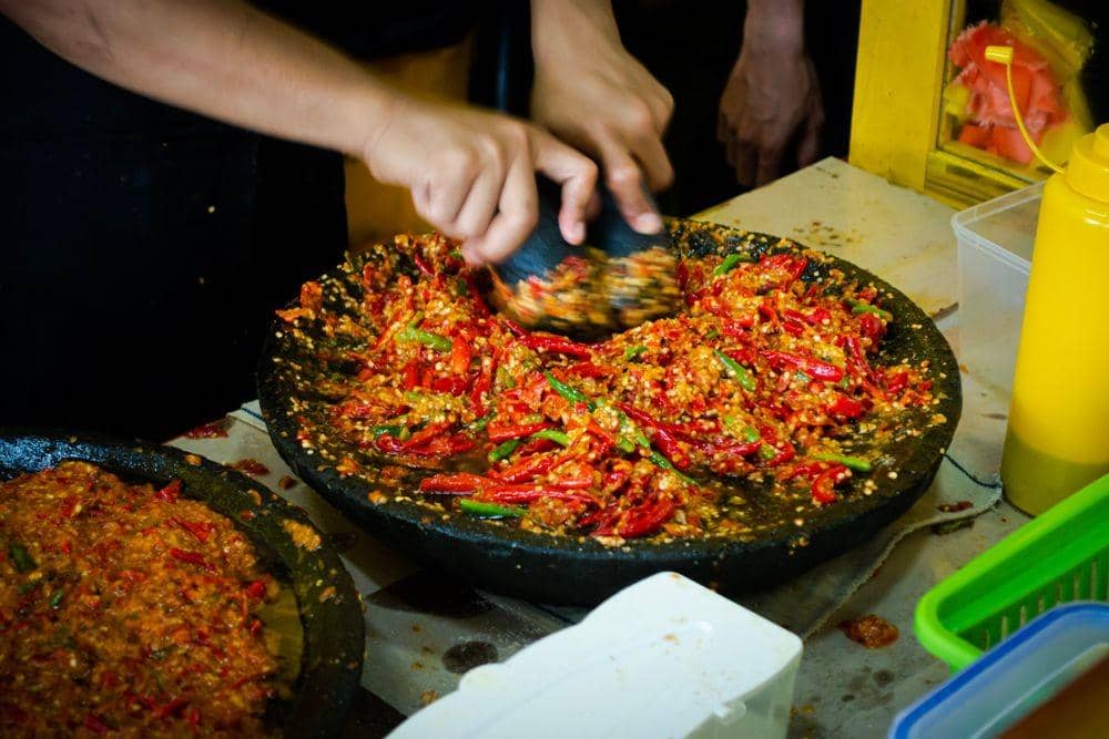 Pencinta Pedas Merapat! Ini 5 Sambal Mantul yang Wajib Kamu Coba