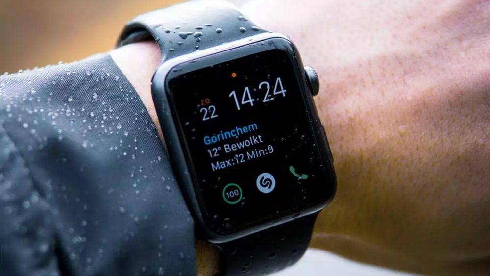 ilustrasi fitur tahan air pada smartwatch (businessinsider.in)