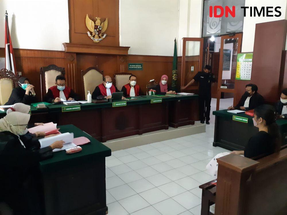 Hari Ini, Sidang Putusan Kasus Curhat Skincare Berujung UU ITE
