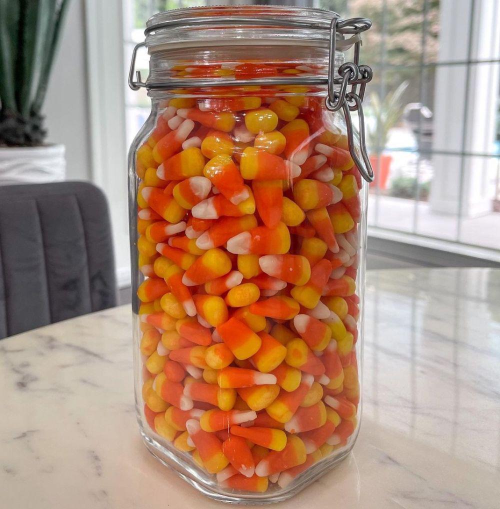 candy corn (instagram.com/12th_james_apts)