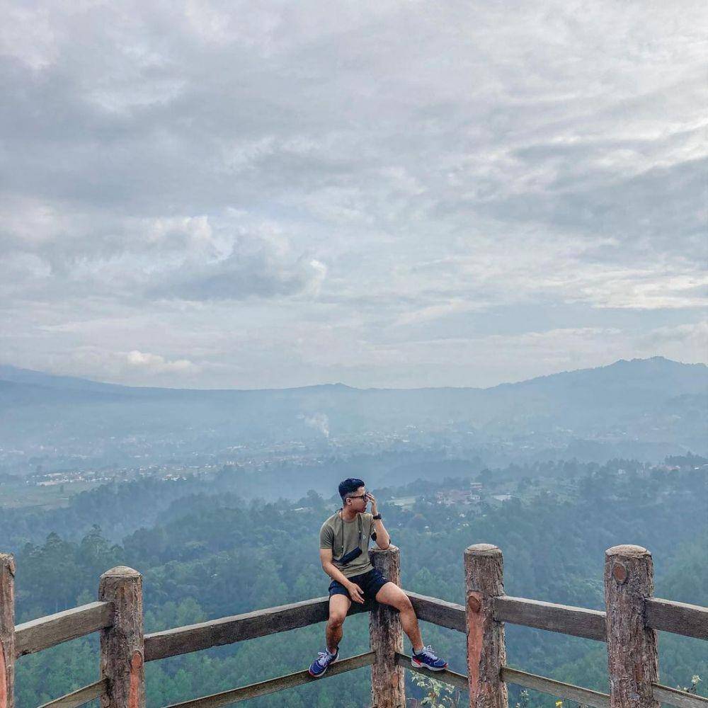 Tebing Keraton, Bandung (instagram.com/azislist)