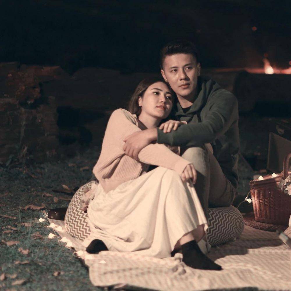 Gaya Couple Via Vallen. (instagram.com/chevra_yo88)