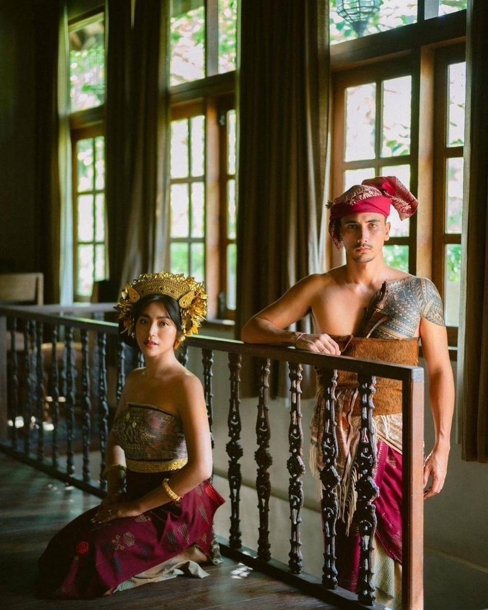 Prewedding Jessica Iskandar dan Vincent Verhaag dengan adat Bali. (Joe Setiawan via Instagram.com/inijedar)