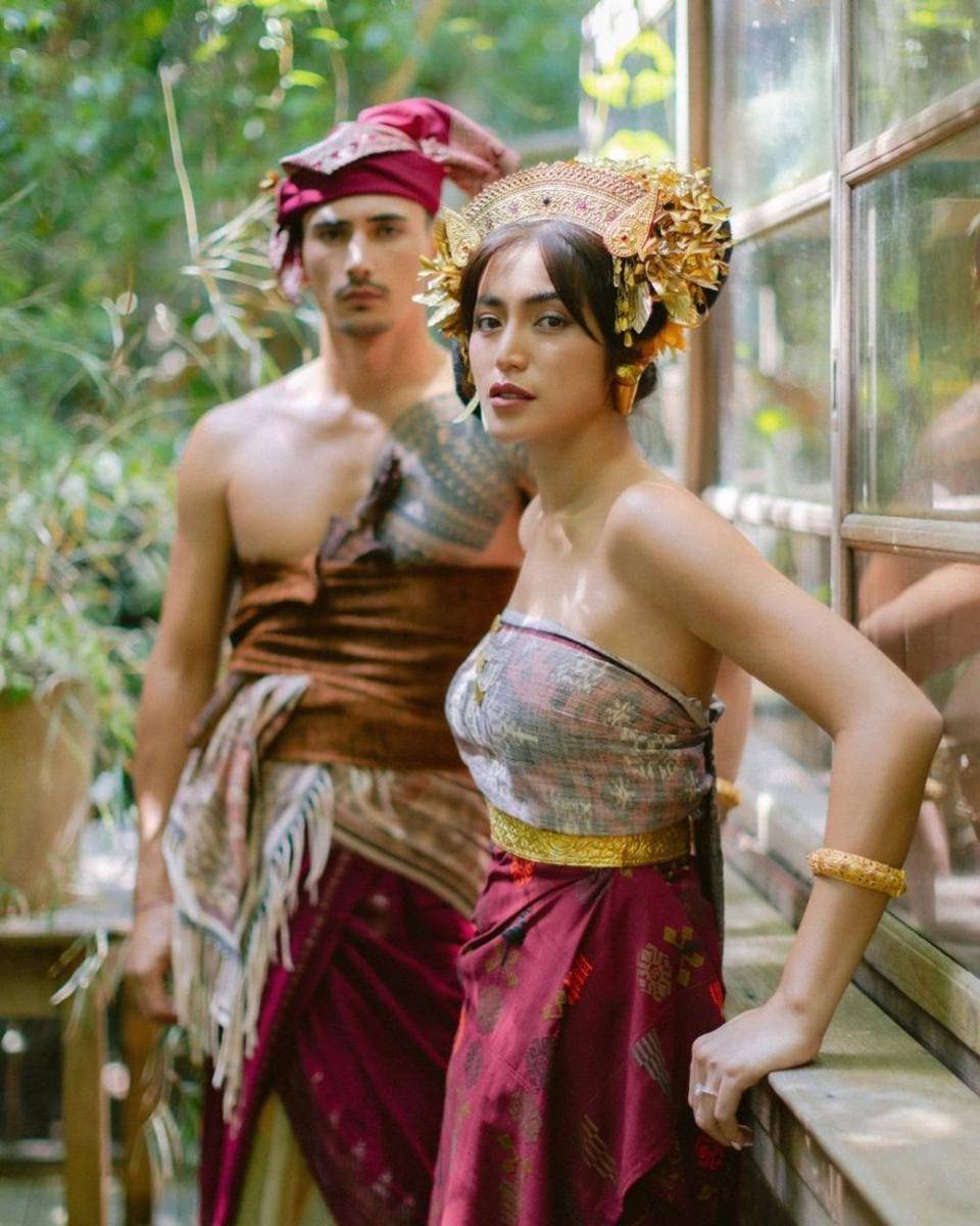Prewedding Jessica Iskandar dan Vincent Verhaag dengan adat Bali. (Joe Setiawan via Instagram.com/inijedar)