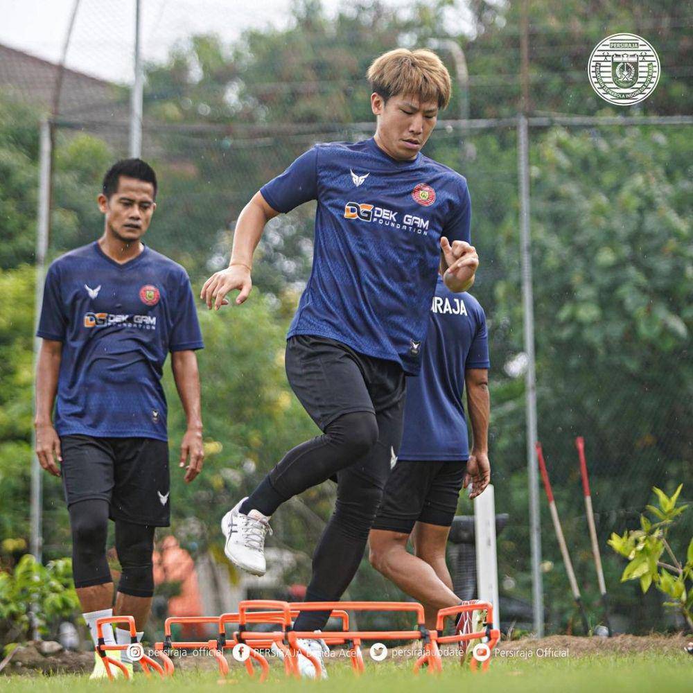 Pemain Persiraja saat persiapan menghadapi Arema FC. Instagram/persiraja_official