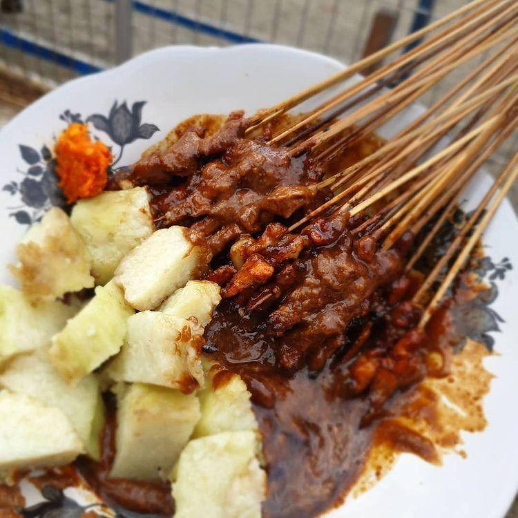 Sate Laler (Instagram.com/plasa.cake)
