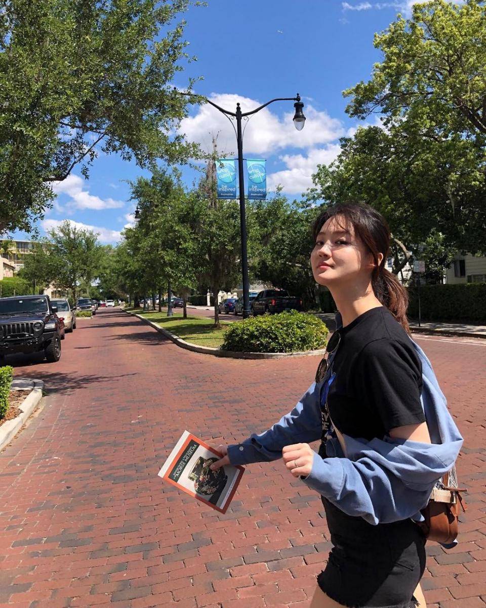 Park Ye Young (instagram.com/ye0e)