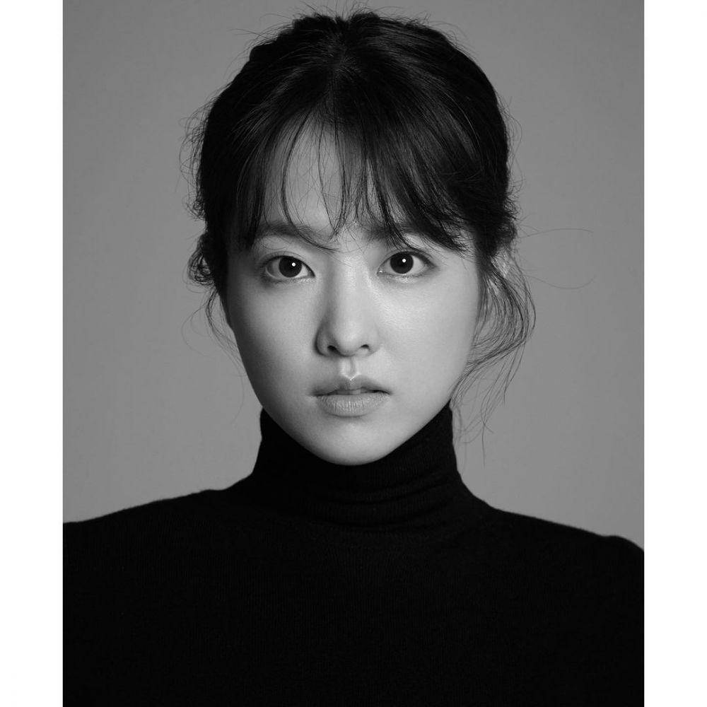 Park Bo Young (instagram.com/bhent_official)
