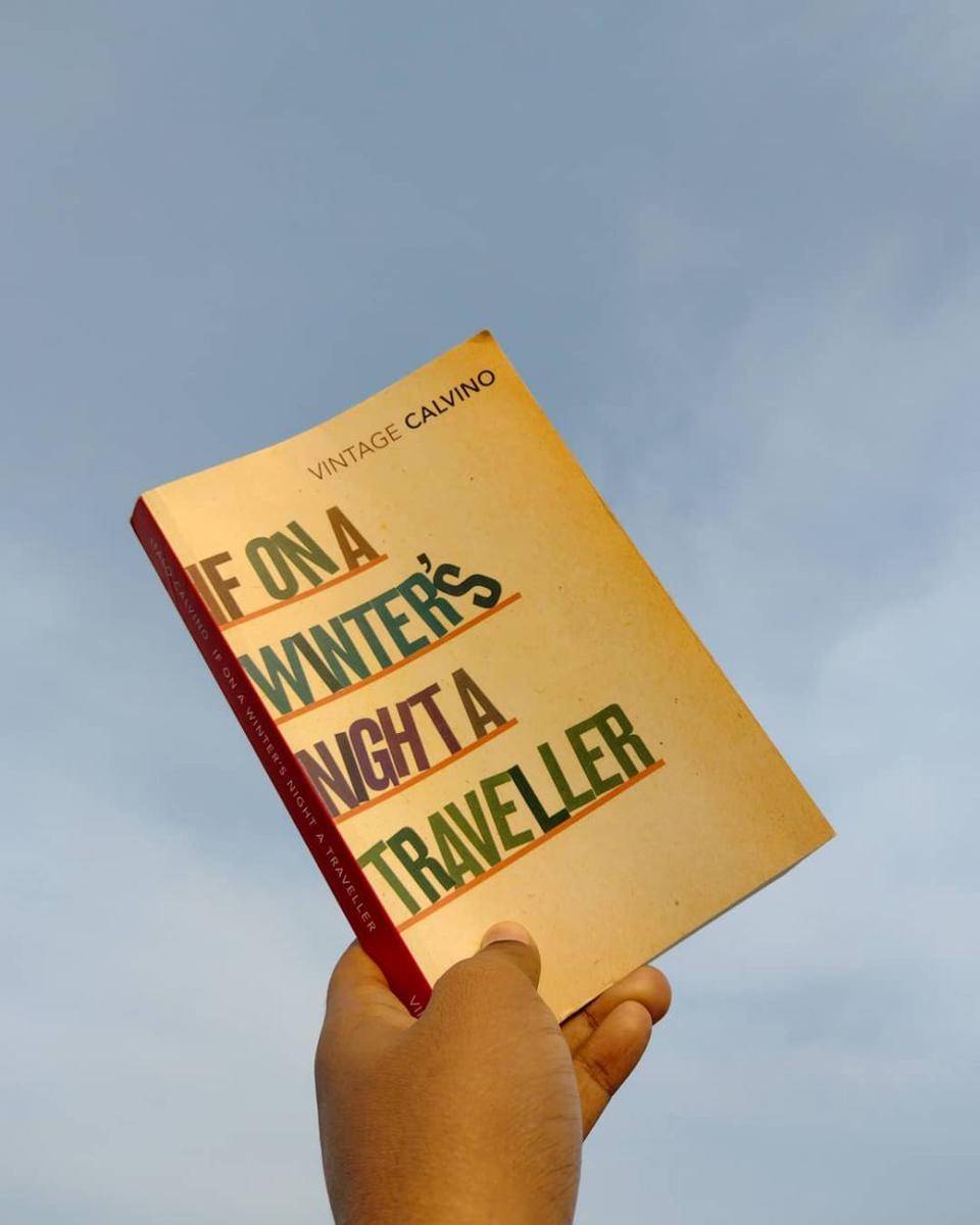 novel If On A Winter's Night A Traveler oleh Italo Calvino (instagram.com/bro_anand.23)