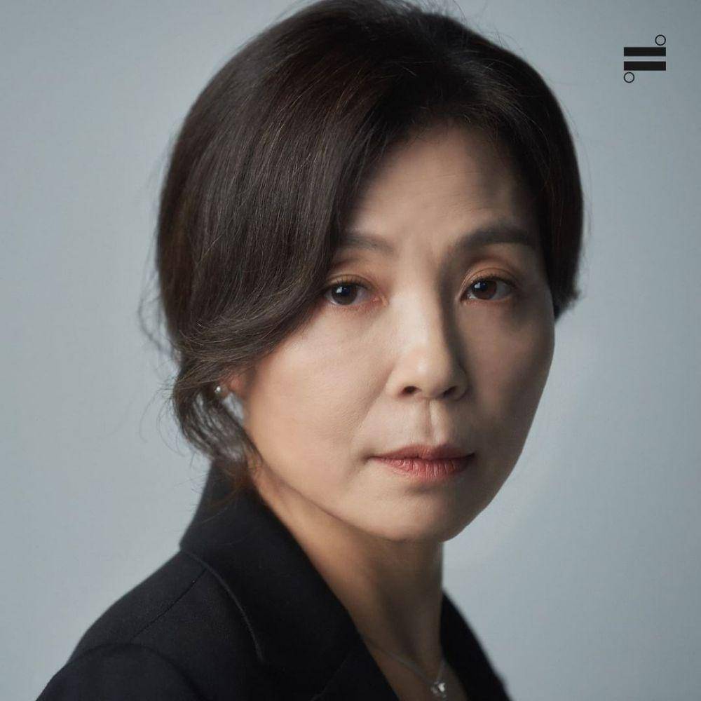 Kim Mi Kyung (instagram.com/different__company)