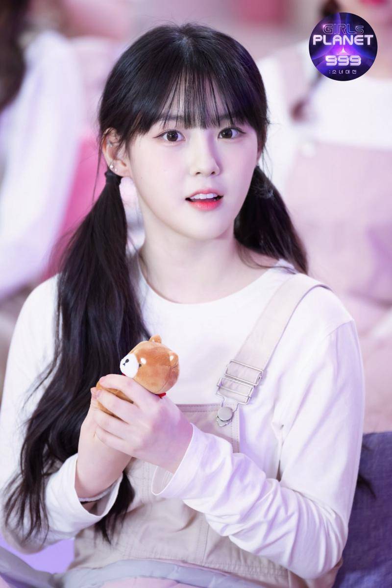 Kim Chae Hyun KEP1ER (twitter.com/_girlsplanet999)