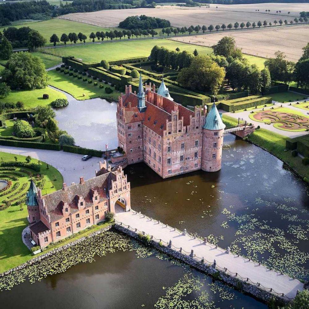 6 Hal Menarik dari Kastil Egeskov, Destinasi Sejarah Odense-Denmark