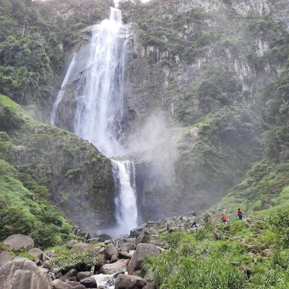 Air Terjun Ponot (instagram.com/afnersaragih)