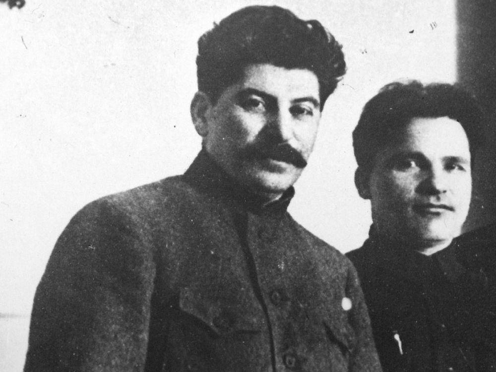 Joseph Stalin dan Sergei Kirov (starlogic.ca)