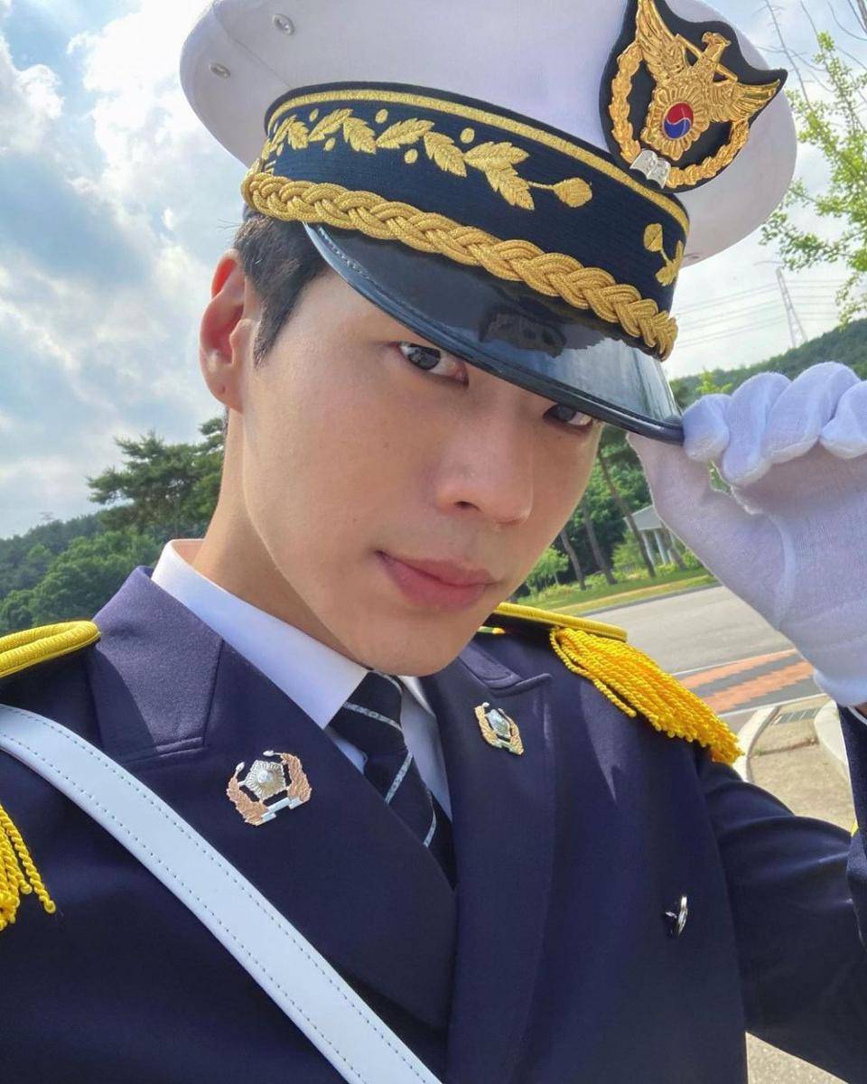Kim Jong Hoon (instagram.com/j0ngh00n)