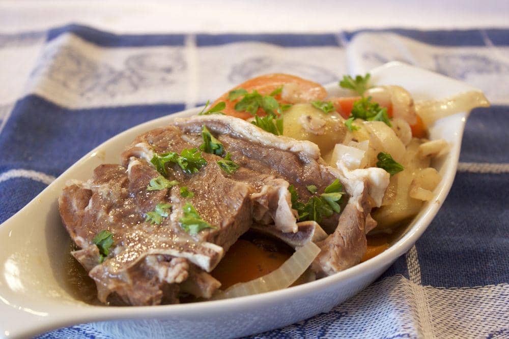 ilustrasi lamb stew with pearl onion (pixabay.com/ilgag)