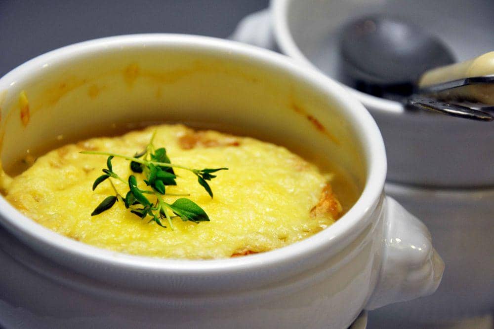 ilustrasi french pearl onion soup (pixabay.com/laustkehlet)