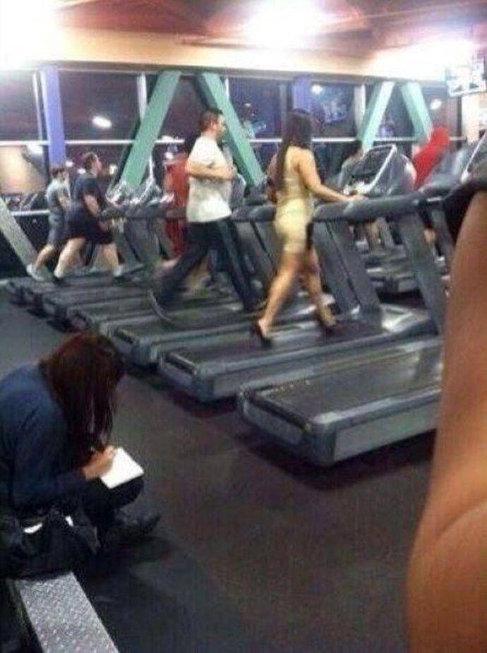kelakuan konyol di tempat fitnes (izismile.com)