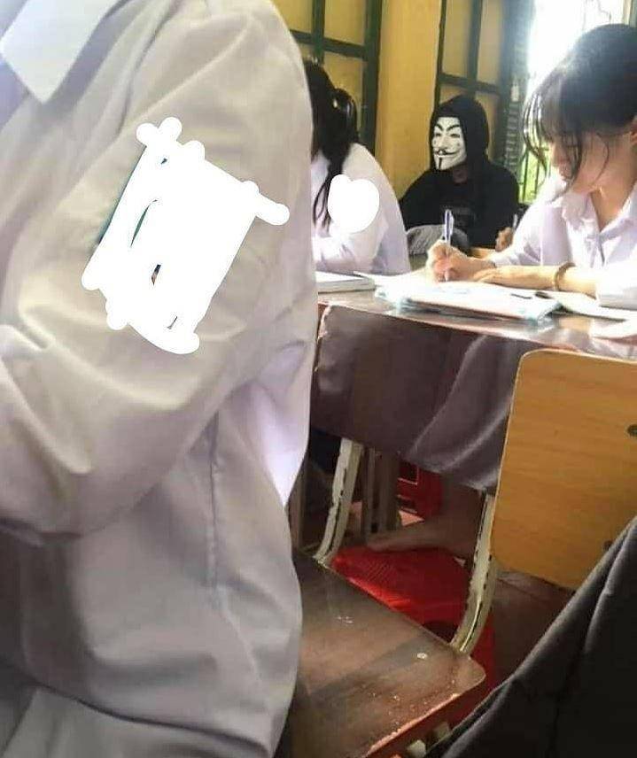 kelakuan absurd murid paling belakang (twitter.com/txtdaripelajar)