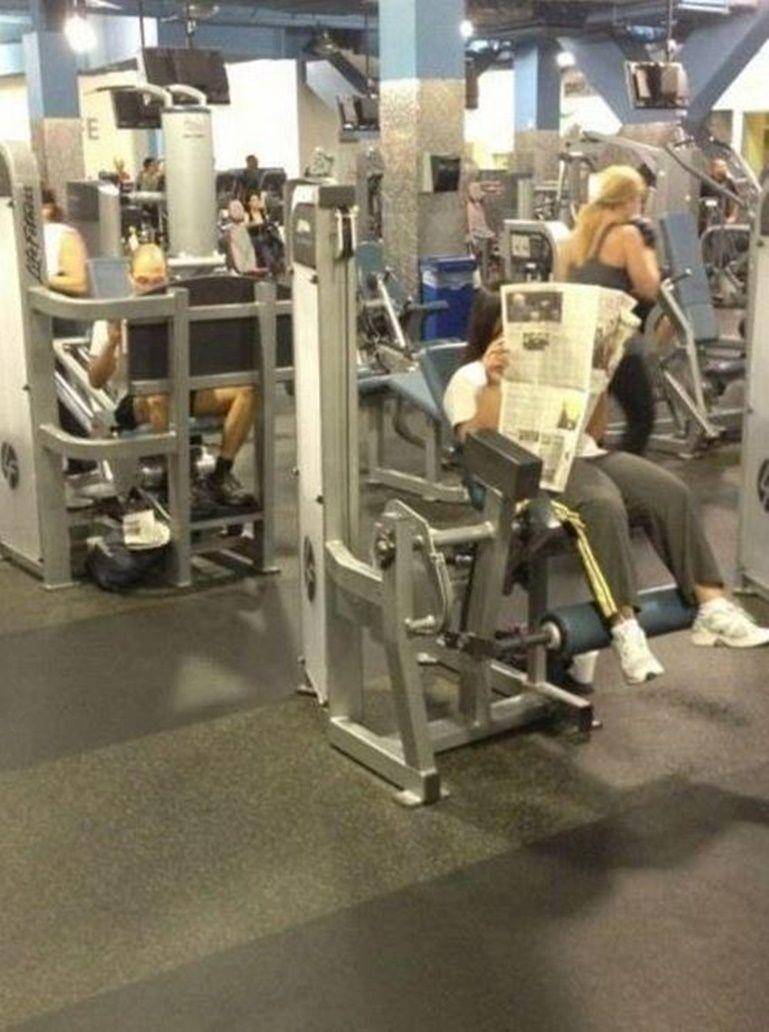 kelakuan konyol di tempat fitnes (izismile.com)