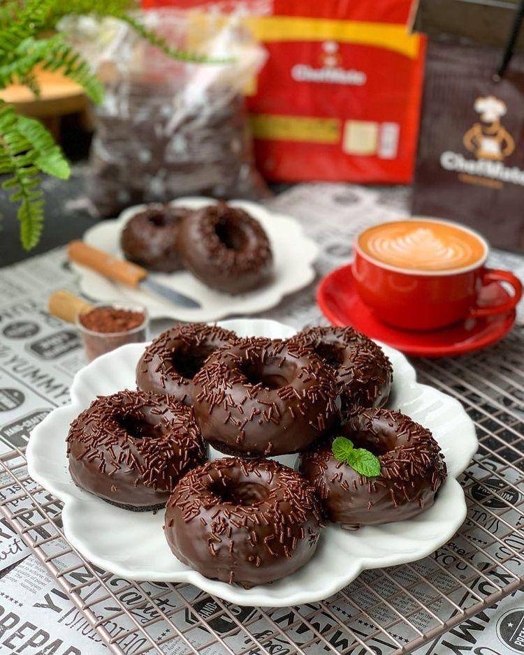 ilustrasi donat brownies (instagram.com/vitakwee)