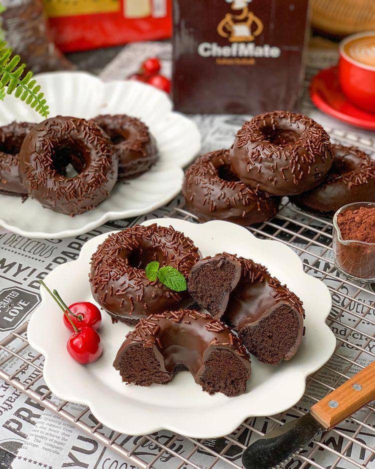 ilustrasi donat brownies (instagram.com/vitakwee)