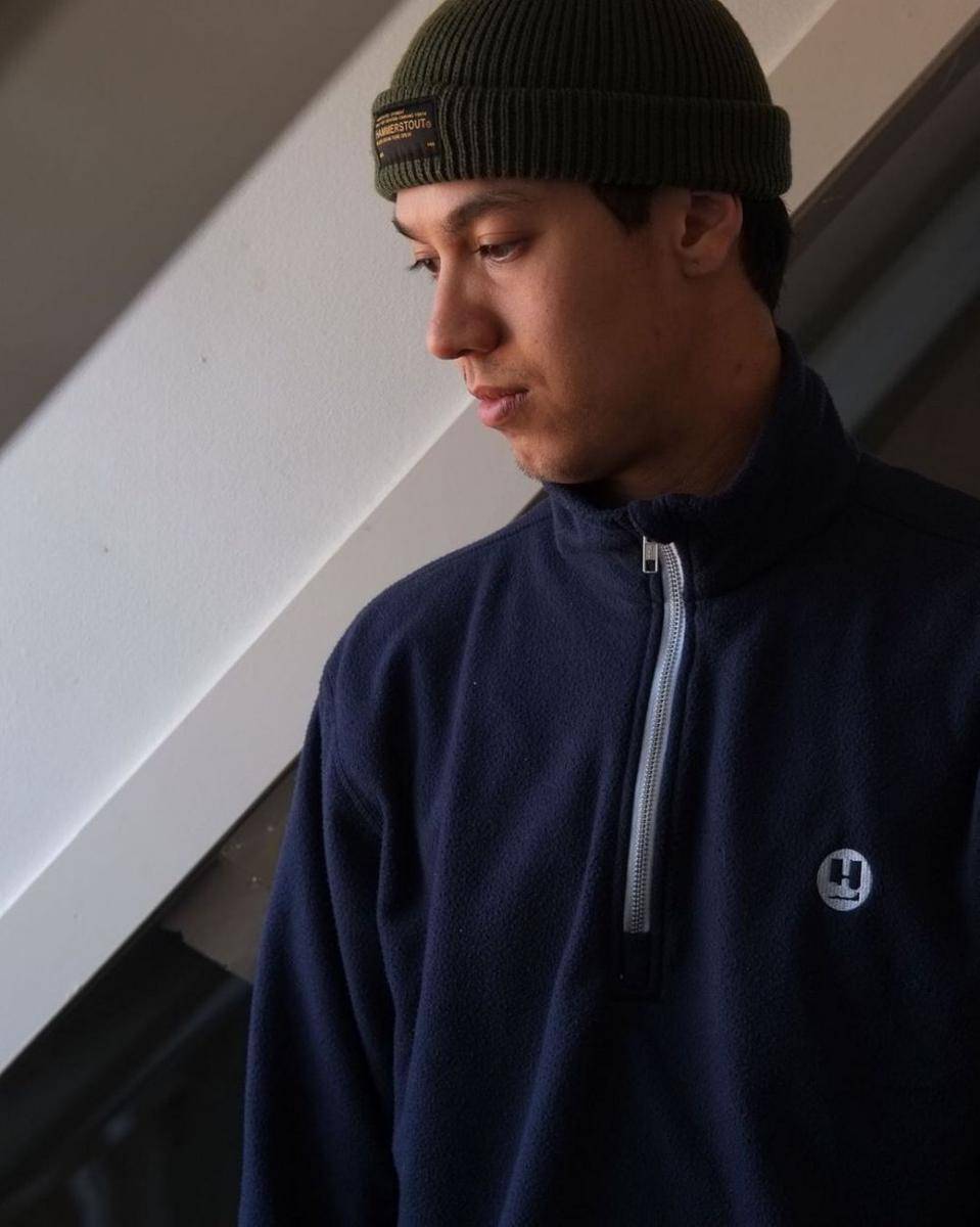 ilustrasi beanie hat (instagram.com/hammerstoutdenim)